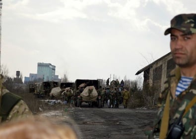 В Донецкой области разгружают военную технику