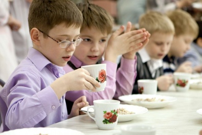 Школьников Кривого Рога кормят вредными продуктами питания