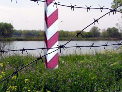 Граница между Крымом и материковой Украиной начнет функционировать с 25 апреля