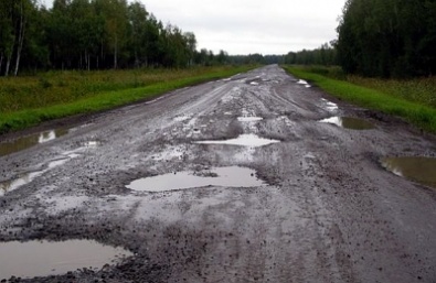 Из-за недостаточного финансирования в области проводится только ямочный ремонт дорог