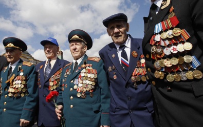На Днепропетровщине три ветерана Великой Отечественной войны, Герои Советского Союза получат ко Дню Победы 50 тыс. гривен