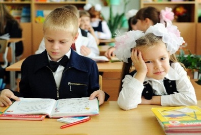 Школьники Днепропетровщины начали учебный год с единого урока «Украина - единая страна»