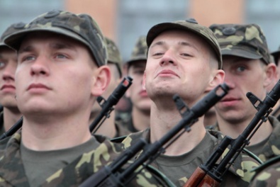 Каждый гражданин Украины обязан пройти двухмесячный «курс молодого бойца»