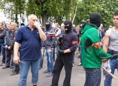 В Одессе произошло столкновение между сторонниками и противниками единства Украины. Онлайн-трансляция
