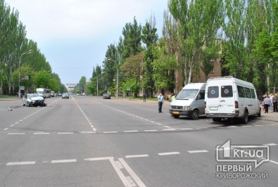 В Кривом Роге столкнулись «Dacia», микроавтобус и маршрутка. Четыре человека пострадали (ОБНОВЛЕНО)