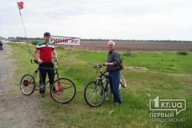 Криворожанин проехал 16 километров на «необычном» велосипеде