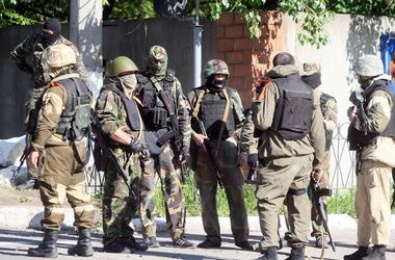 В Донецке вооруженные боевики штурмуют воинскую часть