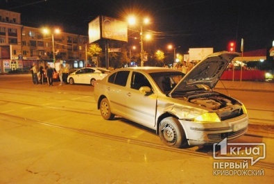 В Кривом Роге на Соцгороде столкнулись «Skoda» и «BMW»