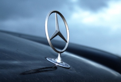 В Кривом Роге мужчина лишился собственного «Mercedes'а»