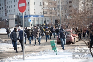 В Кривом Роге активисты Евромайдана подрались с вооруженными «титушками»