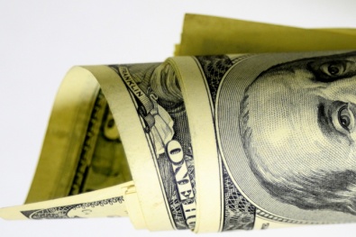 Сбор за покупку валюты может стать дороже в 4 раза