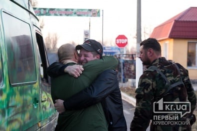 В Кривом Роге встретили бойцов 17-й танковой бригады из зоны АТО