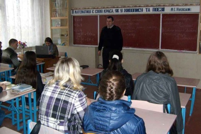 Сотрудники ГСЧС проводят в школах Криворожского района уроки по основам безопасной жизнедеятельности