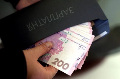 «Зарплата в конвертах» под прицелом фискальной службы