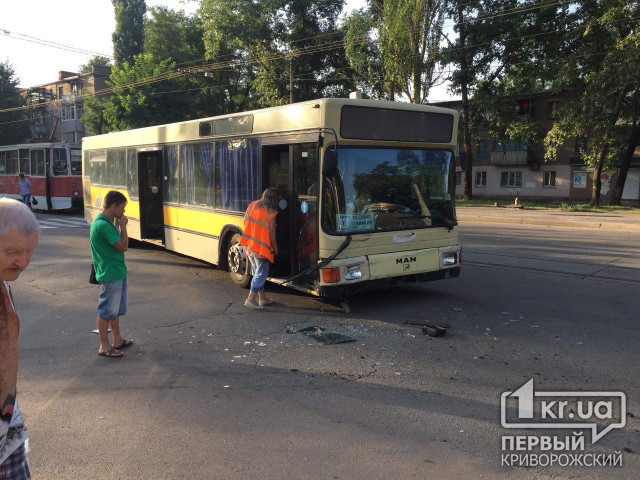 Автобус с пассажирами и микробус столкнулись в Кривом Роге
