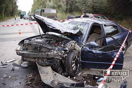 Лоб в лоб: в результате ДТП в Кривом Роге пострадали два водителя