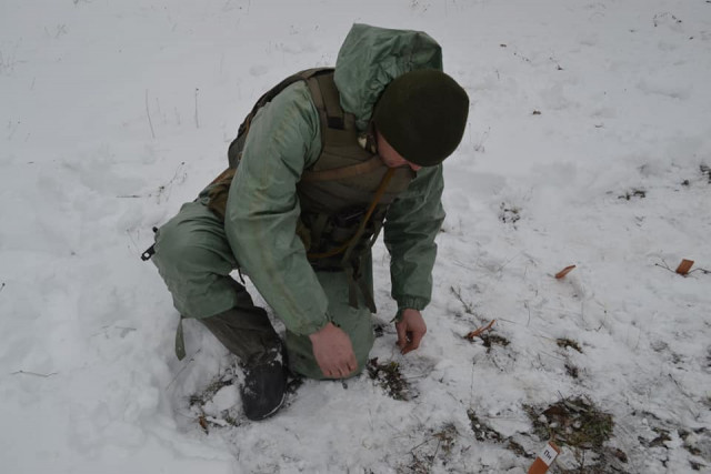 Українські військові провели радіаційне і хімічне спостереження