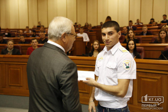 Верховная Рада увеличила размер  именных стипендий украинским студентам