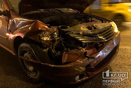 В Кривом Роге женщина пострадала в результате ДТП с маршруткой и легковушкой