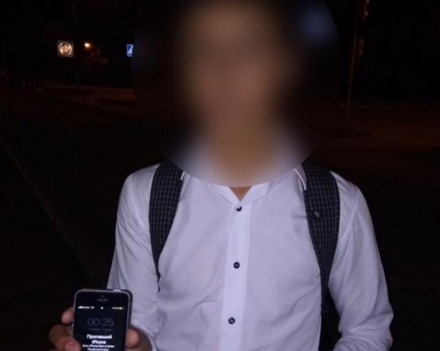 Повезло так повезло: криворожскому школьнику, потерявшему айфон, помогли патрульные