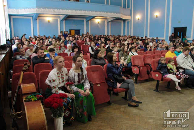 Лучших эстрадных певцов среди детей и молодежи в Кривом Роге оценит специалист из Киева