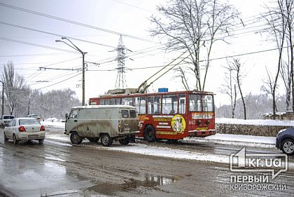 Криворожский троллейбус снова попал в ДТП