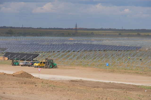 В Днепропетровской области строят самую большую и самую мощную солнечную электростанцию в Украине - Валентин Резниченко