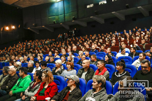Хорошие отзывы о «Донбассе» побуждают криворожан посмотреть фильм