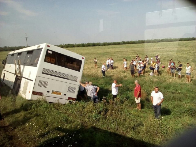 Автобус с детьми, отдыхающими в лагере криворожского предприятия, попал в ДТП