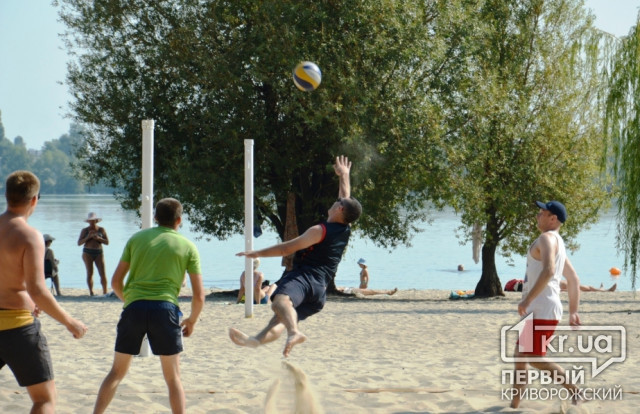 На чемпионате по пляжному волейболу в Днепре криворожские пожарные заняли призовое место