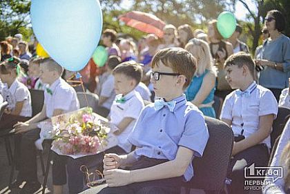 Новые парты-трансформеры вскоре начнут завозить в школы Долгинцевского района Кривого Рога