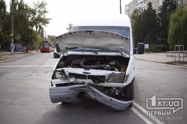В Кривом Роге на «зебре» Prius копов попал в ДТП