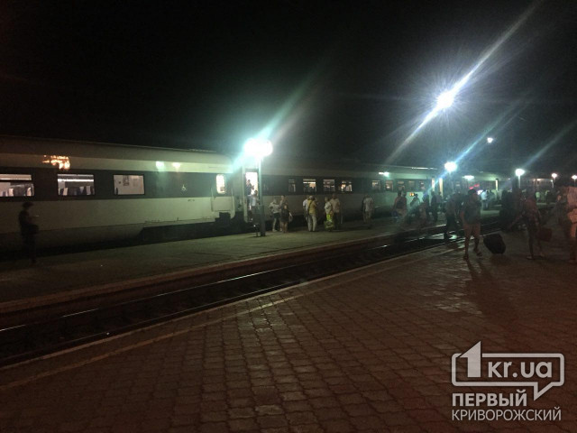 Интерсити Киев-Кривой Рог поломался и опоздал на два часа, - пассажиры