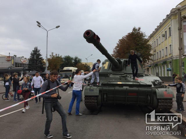 Слава воинам: криворожане отмечают День танкиста