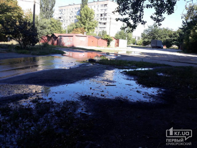 Аварийные бригады Кривбассводоканала «на разрыв»: горожане массово сообщают о порывах трубопроводов