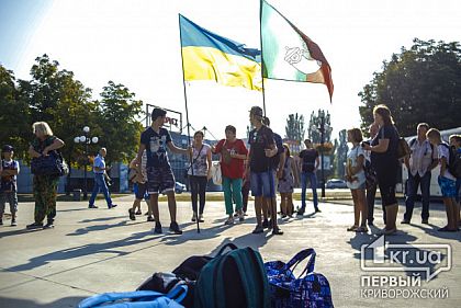 Криворожские дети военнослужащих и переселенцев провели последний день лета на берегу Зеленодольского водохранилища