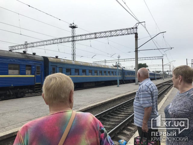 Весняні мандри. Укрзалізниця призначила 13 додаткових поїздів на Зелені свята