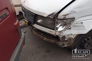 В Кривом Роге столкнулись две маршрутки