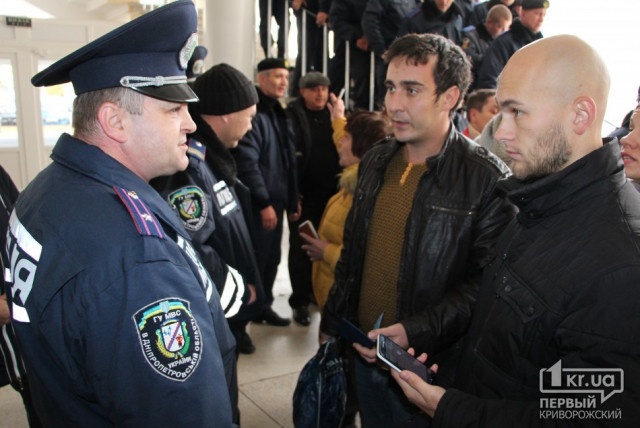 Полиция закрыла дело муниципальных гвардейцев и журналистов в Кривом Роге