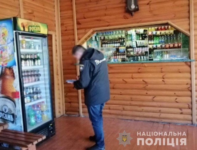 В Кривом Роге владельца магазина, где продавали алкоголь и сигареты без лицензии, привлекут к админответственности