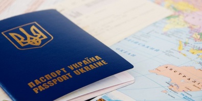 С 1 апреля 2015 года родители не смогут вносить детей в свои загранпаспорта