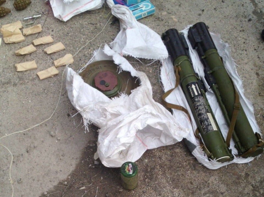 В Днепропетровской области обнаружили тайник с гранатометами и боеприпасами