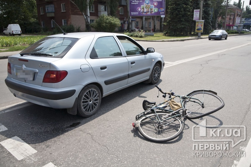 В Кривом Роге напротив Автовокзала сбили велосипедиста