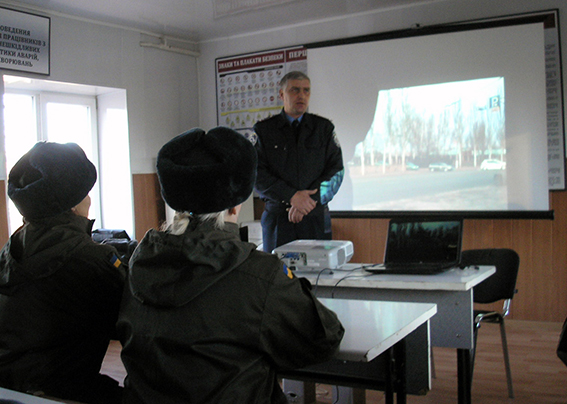 Полиция Кривого Рога провела профилактические занятия с военнослужащими Нацгвардии