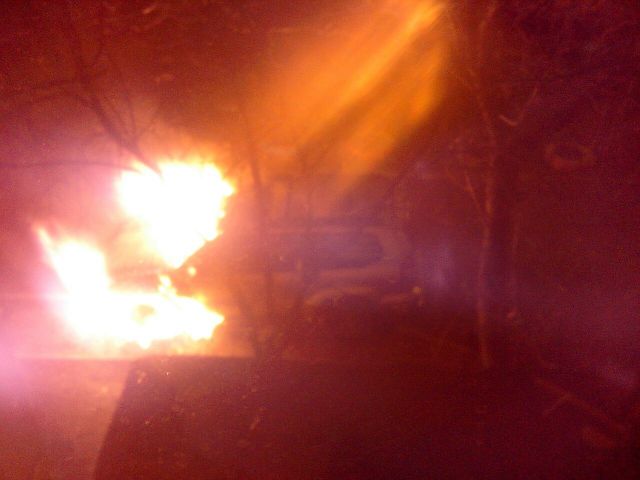 В Кривом Роге горел автомобиль Toyota Land Cruiser