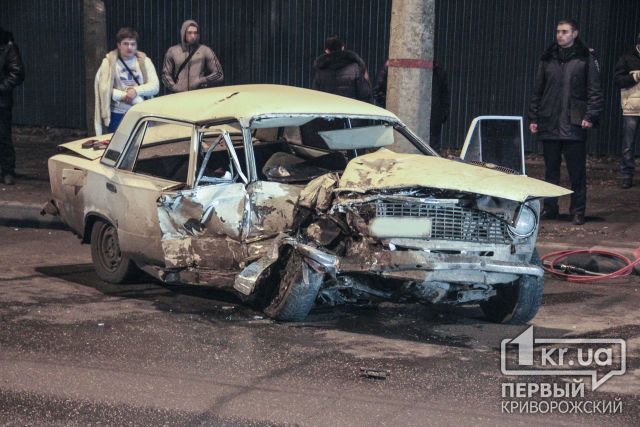 Смертельное ДТП в Кривом Роге: на пр. Мира столкнулись 3 машины, одна полностью сгорела