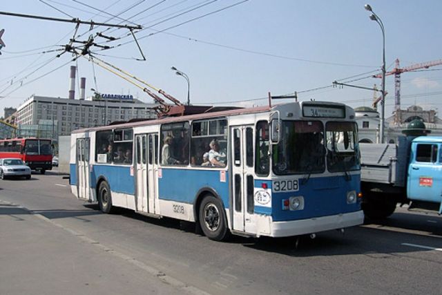 В Кривом Роге продолжается капитальный ремонт троллейбусов
