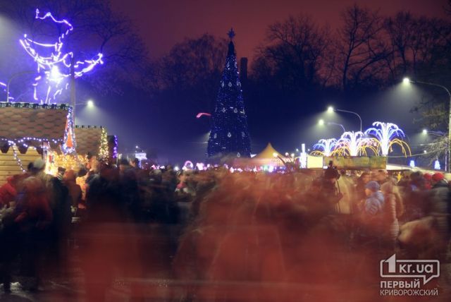В новогоднюю ночь криворожане смогут посетить главную елку города (Расписание движения транспорта)