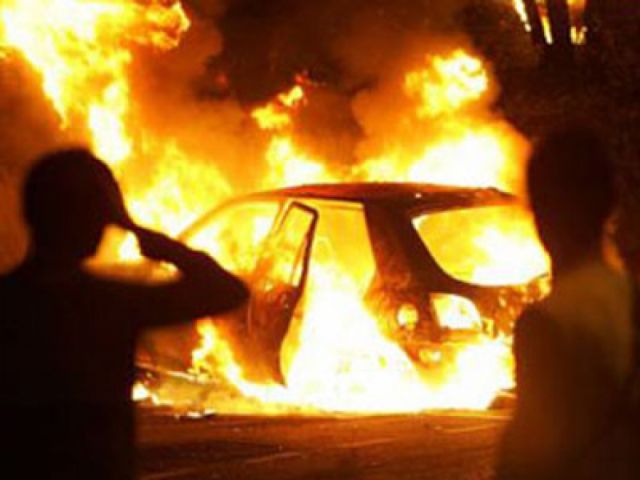 В Кривом Роге на временной стоянке сгорели сразу три автомобиля