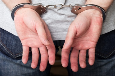 В Кривом Роге задержали парня, который ограбил 7-летнюю девочку
